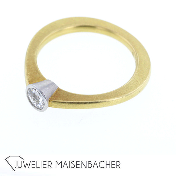 Solitaire Ring mit Diamant im Fantasieschliff – Bild 2