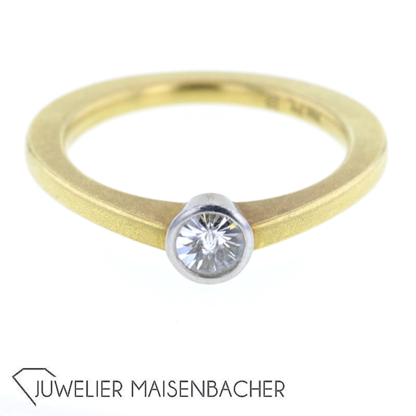 Solitaire Ring mit Diamant im Fantasieschliff
